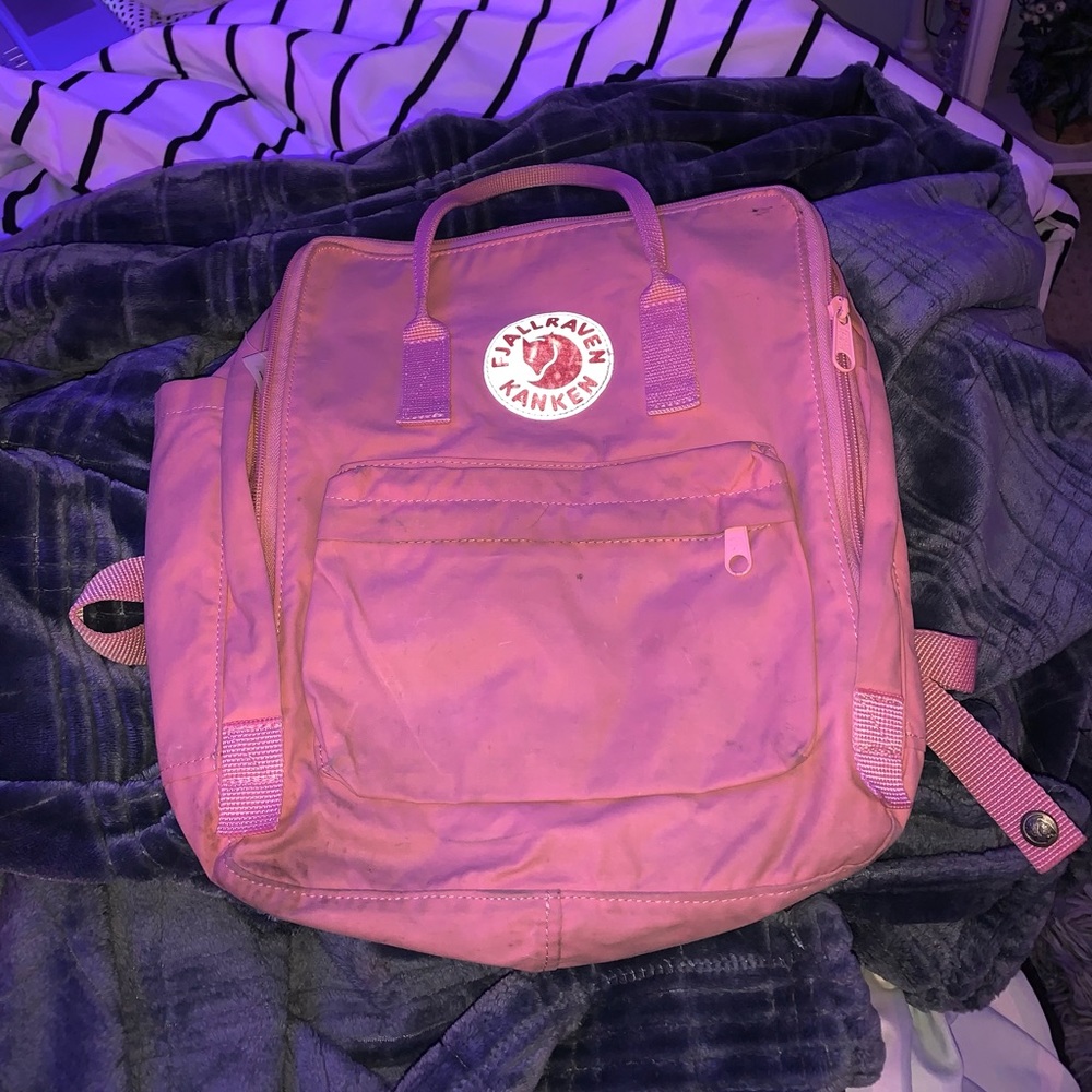 Pink Fjallraven Kanken